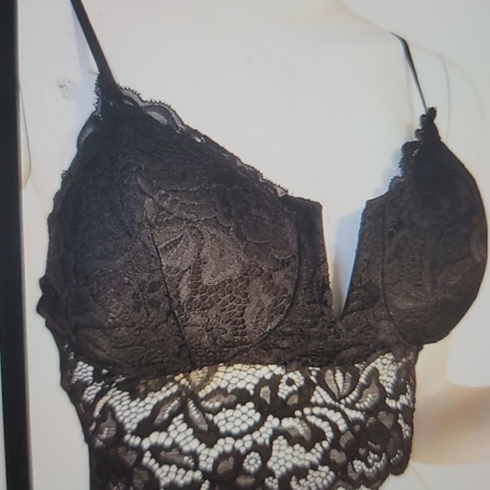 Bozzolo lace plunge bralette top size medium